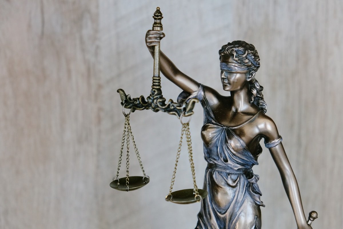 Juris Law Courtroom Narrative
