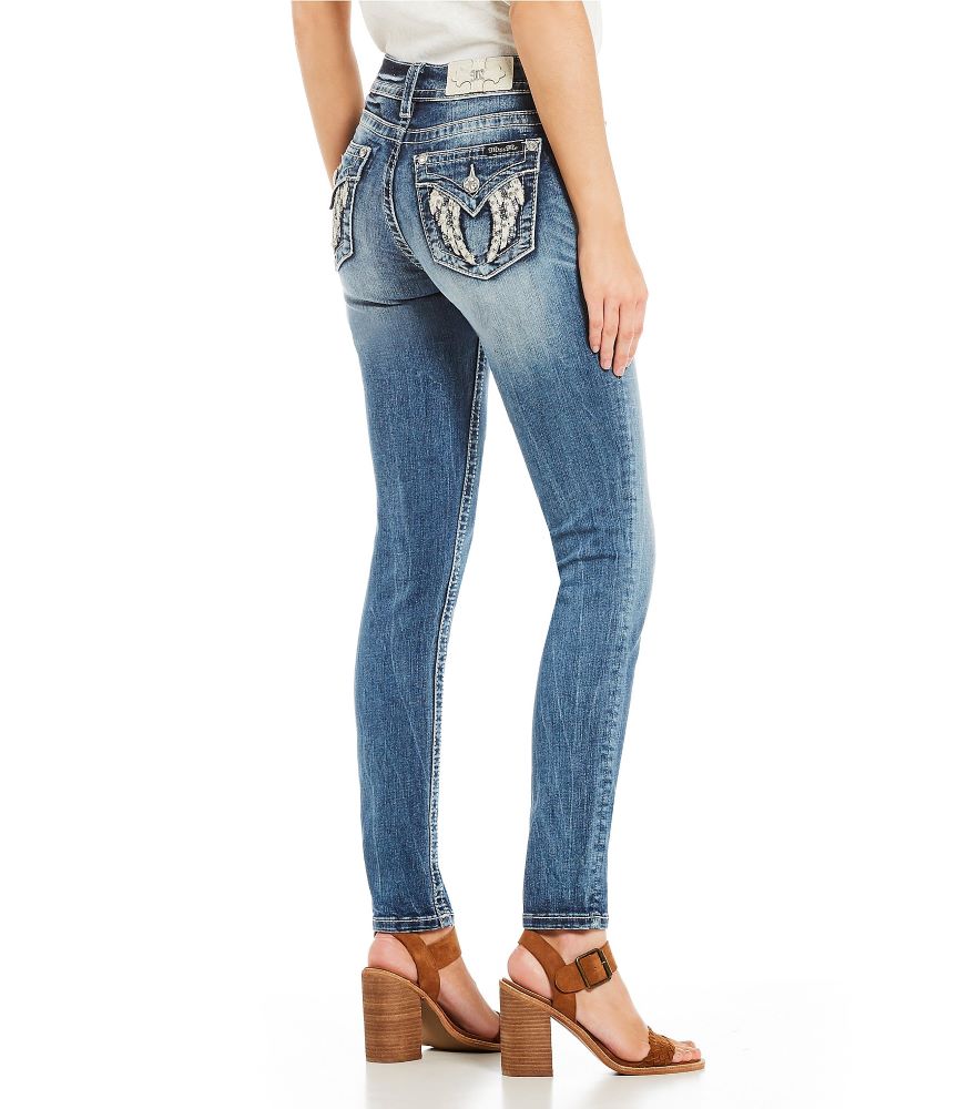 Different types of jeans every woman should Own